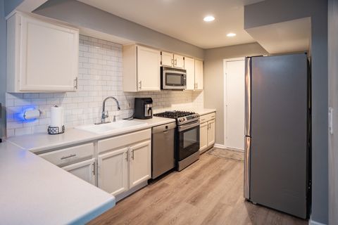 Tiny photo for 164 Cascade Drive, Indian Head Park, IL 60525 (MLS # 12424370)