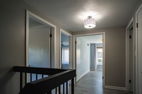 Tiny photo for 164 Cascade Drive, Indian Head Park, IL 60525 (MLS # 12424370)