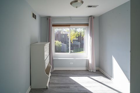 Tiny photo for 164 Cascade Drive, Indian Head Park, IL 60525 (MLS # 12424370)