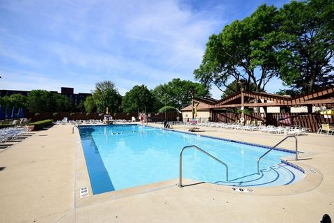 Tiny photo for 164 Cascade Drive, Indian Head Park, IL 60525 (MLS # 12424370)