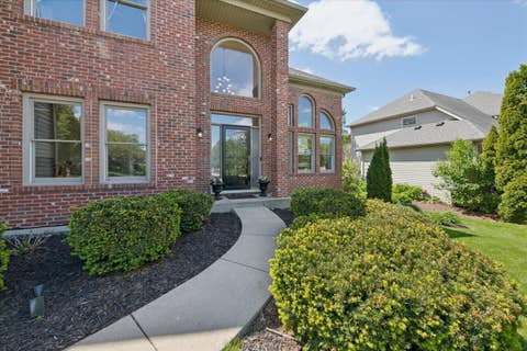 Tiny photo for 2119 W Thornwood Drive, South Elgin, IL 60177 (MLS # 12650246)