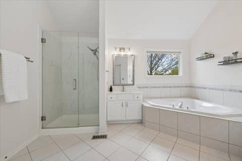 Tiny photo for 2119 W Thornwood Drive, South Elgin, IL 60177 (MLS # 12650246)