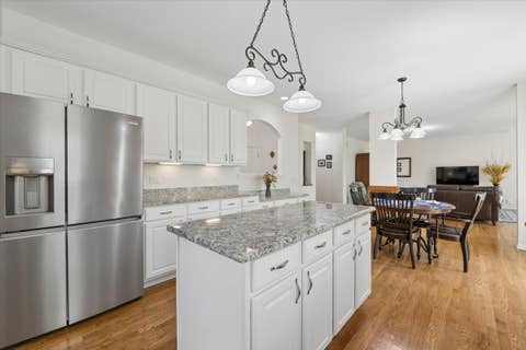 Tiny photo for 2119 W Thornwood Drive, South Elgin, IL 60177 (MLS # 12650246)