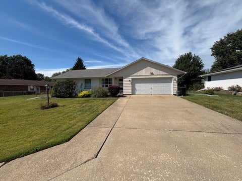 Photo of 2811 E Bluff Court, Quincy, IL 62305 (MLS # 12768104)