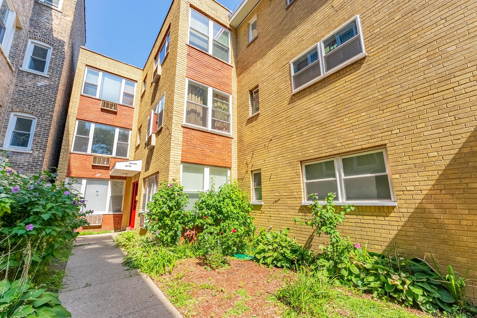 1630 W CHASE Avenue 1N