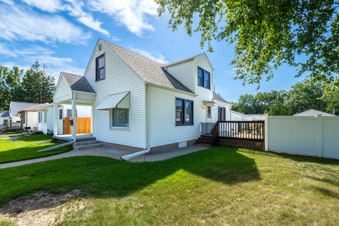 Photo of 2521 33rd Street, Moline, IL 61265 (MLS # 12752441)