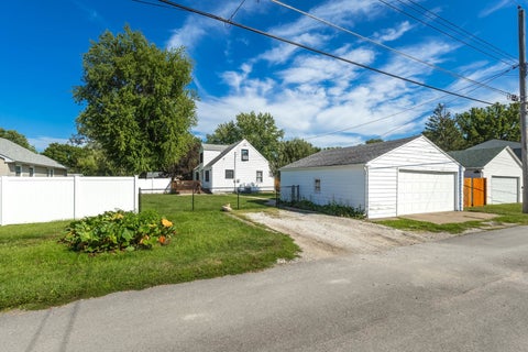 Tiny photo for 2521 33rd Street, Moline, IL 61265 (MLS # 12752441)