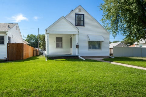 Tiny photo for 2521 33rd Street, Moline, IL 61265 (MLS # 12752441)