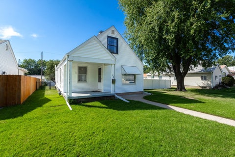 Tiny photo for 2521 33rd Street, Moline, IL 61265 (MLS # 12752441)