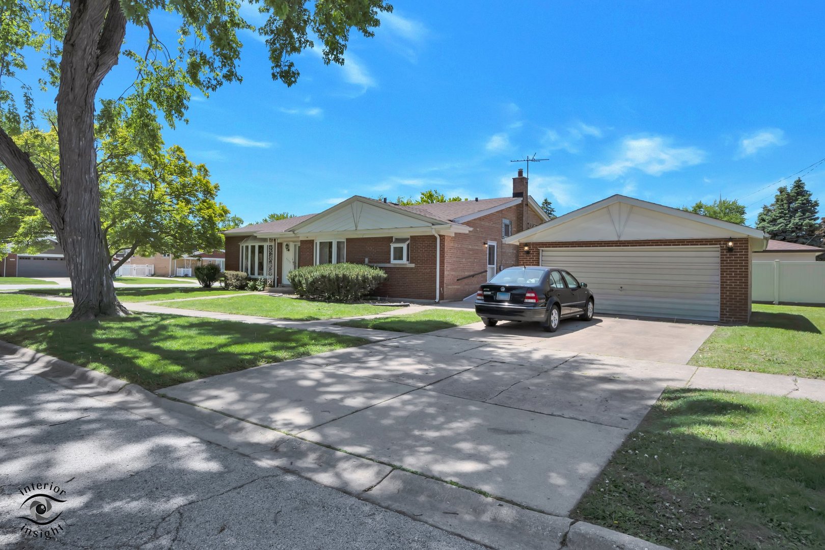 5532 Oak Center Drive