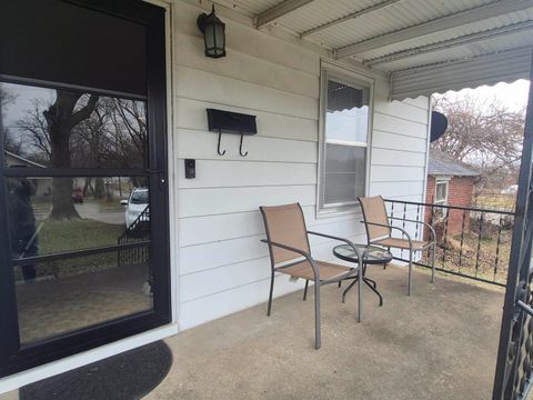 Tiny photo for 1428 S Granger Street, Harrisburg, IL 62946 (MLS # 100000091)