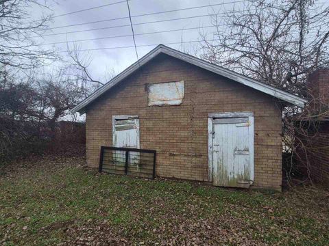 Tiny photo for 1428 S Granger Street, Harrisburg, IL 62946 (MLS # 100000091)