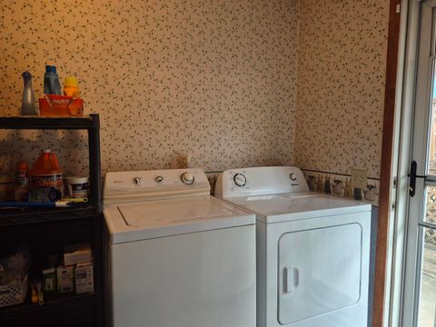 Tiny photo for 1428 S Granger Street, Harrisburg, IL 62946 (MLS # 100000091)