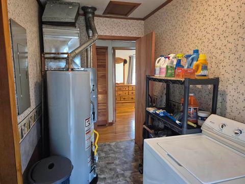 Tiny photo for 1428 S Granger Street, Harrisburg, IL 62946 (MLS # 100000091)