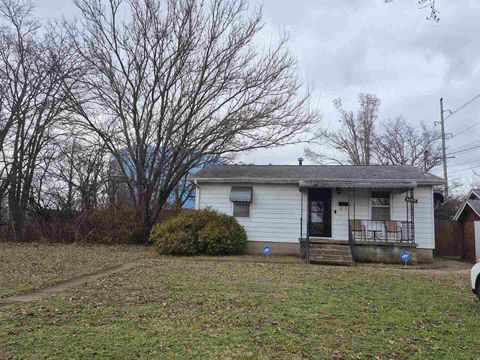 Tiny photo for 1428 S Granger Street, Harrisburg, IL 62946 (MLS # 100000091)