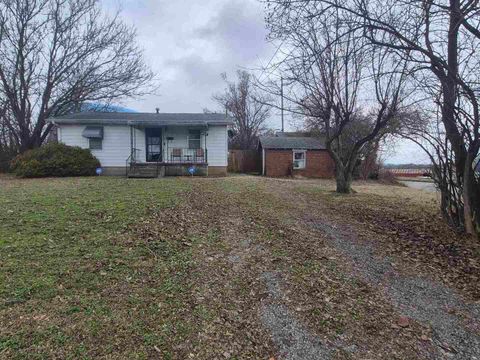 Tiny photo for 1428 S Granger Street, Harrisburg, IL 62946 (MLS # 100000091)