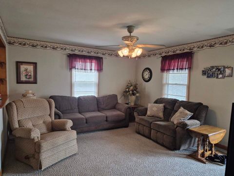 Tiny photo for 1428 S Granger Street, Harrisburg, IL 62946 (MLS # 100000091)