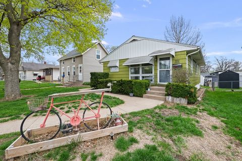 Tiny photo for 2374 33 Street, Moline, IL 51265 (MLS # 12619344)