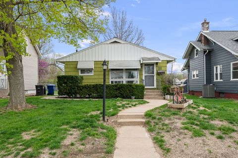 Photo of 2374 33 Street, Moline, IL 51265 (MLS # 12619344)