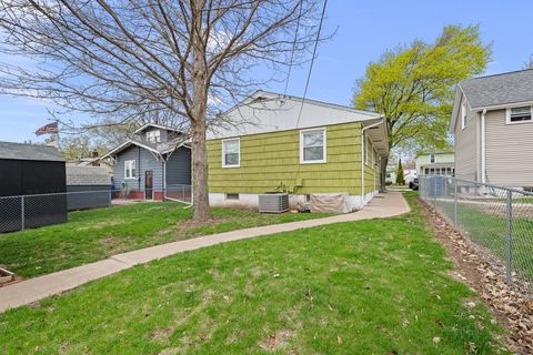 Tiny photo for 2374 33 Street, Moline, IL 51265 (MLS # 12619344)