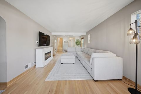 Tiny photo for 5325 N Meade Avenue, Chicago, IL 60630 (MLS # 12617443)