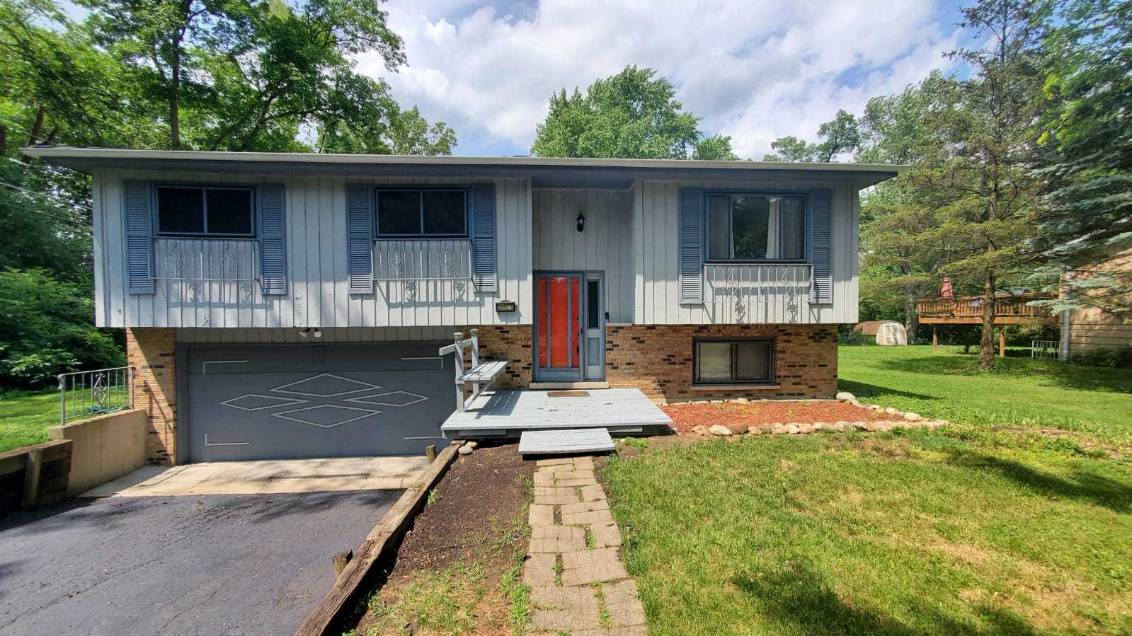 Photo 1 of 25 — 29W278 Lee Road, West Chicago, IL 60185