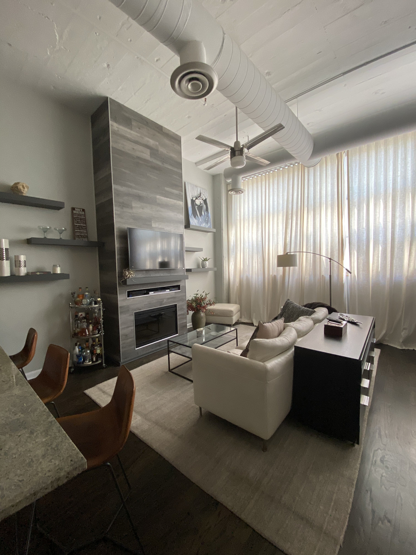 2750 N Wayne Avenue M