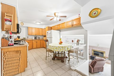 Tiny photo for 123 Honeysuckle Court, Rolling Meadows, IL 60008 (MLS # 12474478)