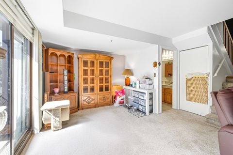 Tiny photo for 123 Honeysuckle Court, Rolling Meadows, IL 60008 (MLS # 12474478)