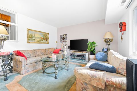 Tiny photo for 123 Honeysuckle Court, Rolling Meadows, IL 60008 (MLS # 12474478)