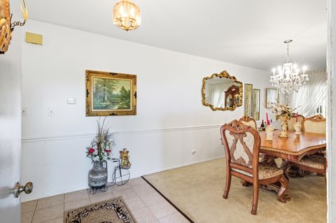 Tiny photo for 123 Honeysuckle Court, Rolling Meadows, IL 60008 (MLS # 12474478)