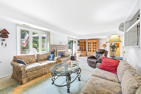 Tiny photo for 123 Honeysuckle Court, Rolling Meadows, IL 60008 (MLS # 12474478)