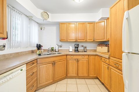 Tiny photo for 123 Honeysuckle Court, Rolling Meadows, IL 60008 (MLS # 12474478)