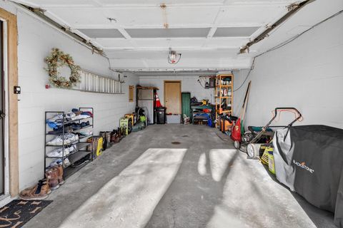 Tiny photo for 920 5th Avenue N, Clinton, IA 52732 (MLS # 100000683)