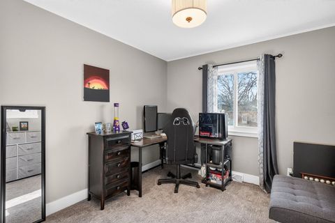 Tiny photo for 920 5th Avenue N, Clinton, IA 52732 (MLS # 100000683)