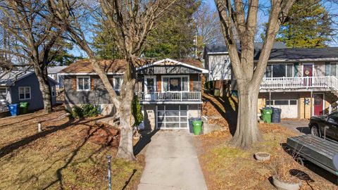 Tiny photo for 920 5th Avenue N, Clinton, IA 52732 (MLS # 100000683)