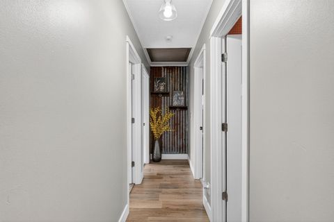 Tiny photo for 920 5th Avenue N, Clinton, IA 52732 (MLS # 100000683)