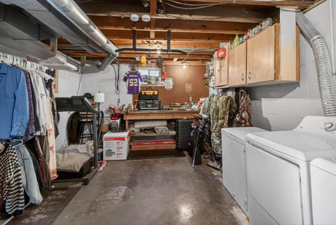 Tiny photo for 920 5th Avenue N, Clinton, IA 52732 (MLS # 100000683)