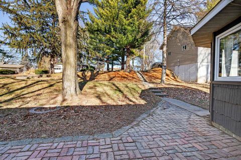 Tiny photo for 920 5th Avenue N, Clinton, IA 52732 (MLS # 100000683)