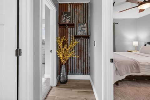 Tiny photo for 920 5th Avenue N, Clinton, IA 52732 (MLS # 100000683)