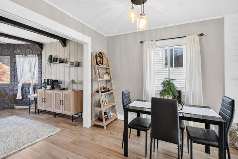 Tiny photo for 920 5th Avenue N, Clinton, IA 52732 (MLS # 100000683)