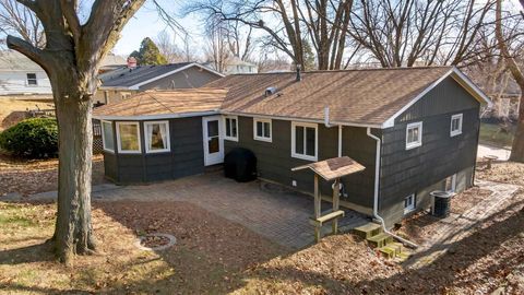 Tiny photo for 920 5th Avenue N, Clinton, IA 52732 (MLS # 100000683)