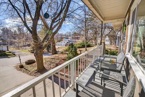 Tiny photo for 920 5th Avenue N, Clinton, IA 52732 (MLS # 100000683)