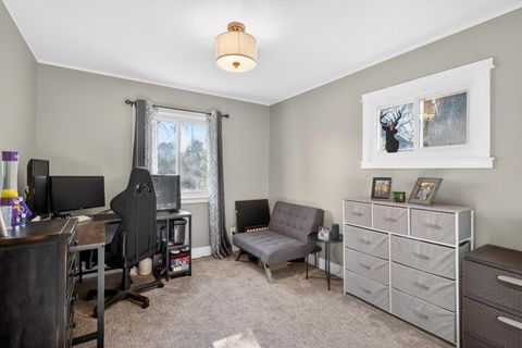 Tiny photo for 920 5th Avenue N, Clinton, IA 52732 (MLS # 100000683)