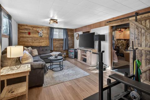 Tiny photo for 920 5th Avenue N, Clinton, IA 52732 (MLS # 100000683)