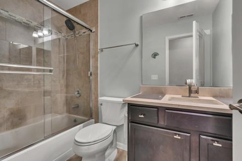 Tiny photo for 843 Lexington Circle E, Des Plaines, IL 60016 (MLS # 12528914)