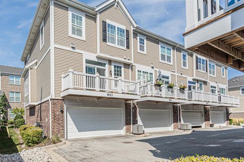 Tiny photo for 843 Lexington Circle E, Des Plaines, IL 60016 (MLS # 12528914)