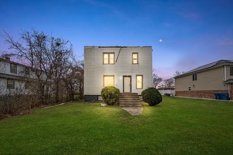 A home in Dixmoor