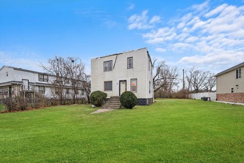 A home in Dixmoor