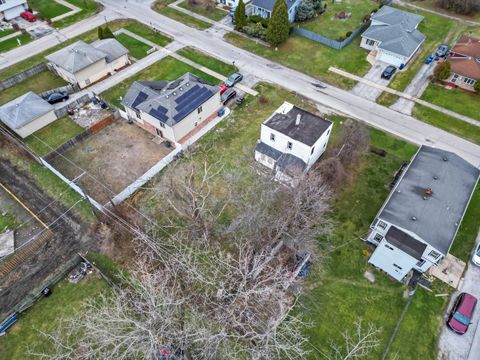 A home in Dixmoor